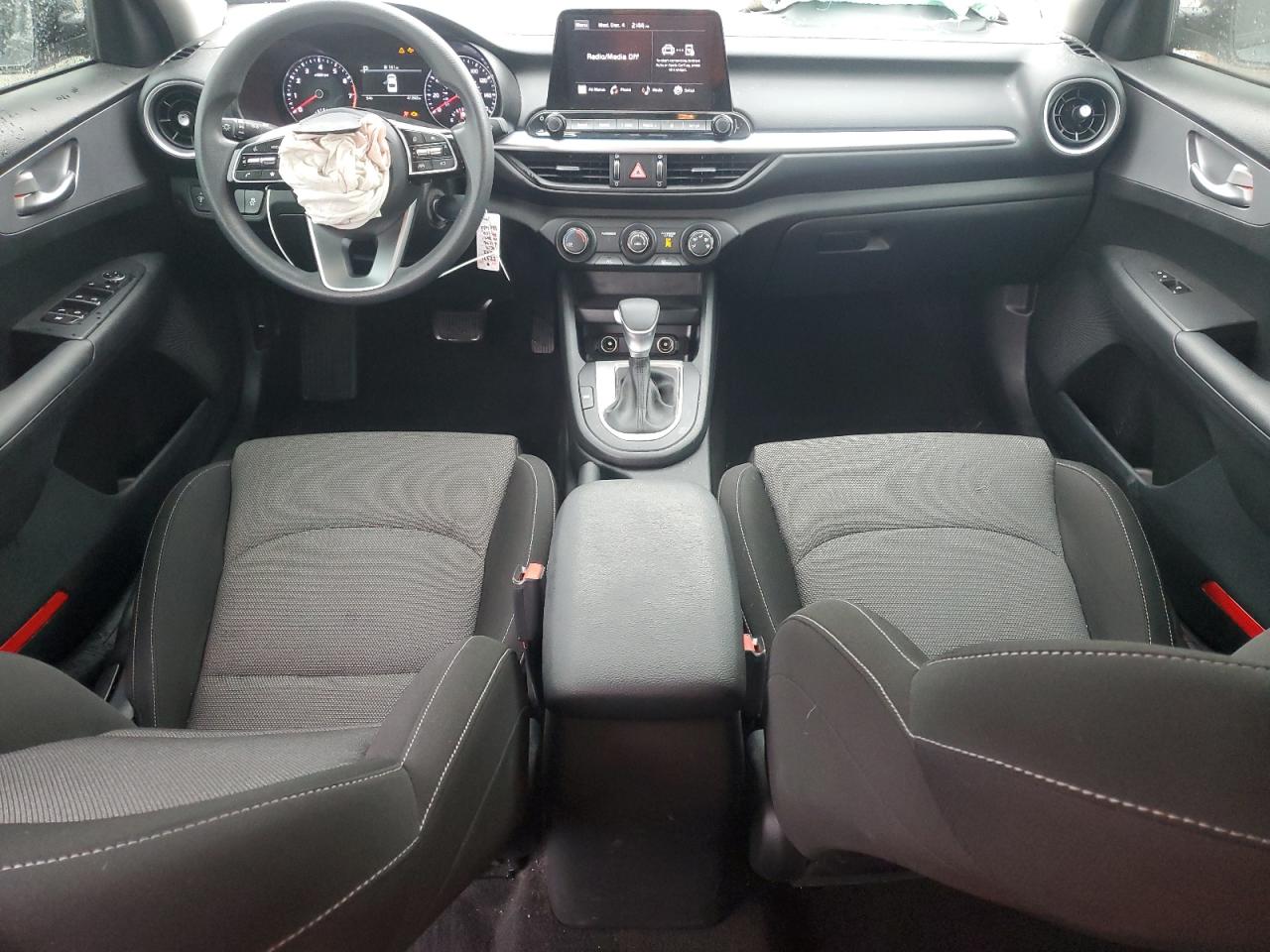2022 Kia Forte - Image 8