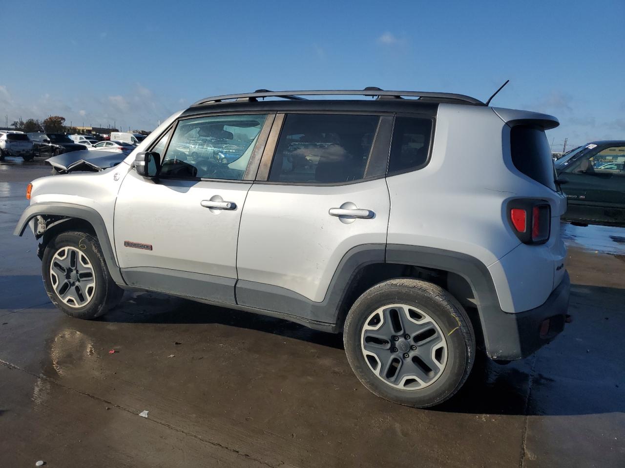 VIN ZACCJBCT6FPB34882 2015 JEEP RENEGADE no.2