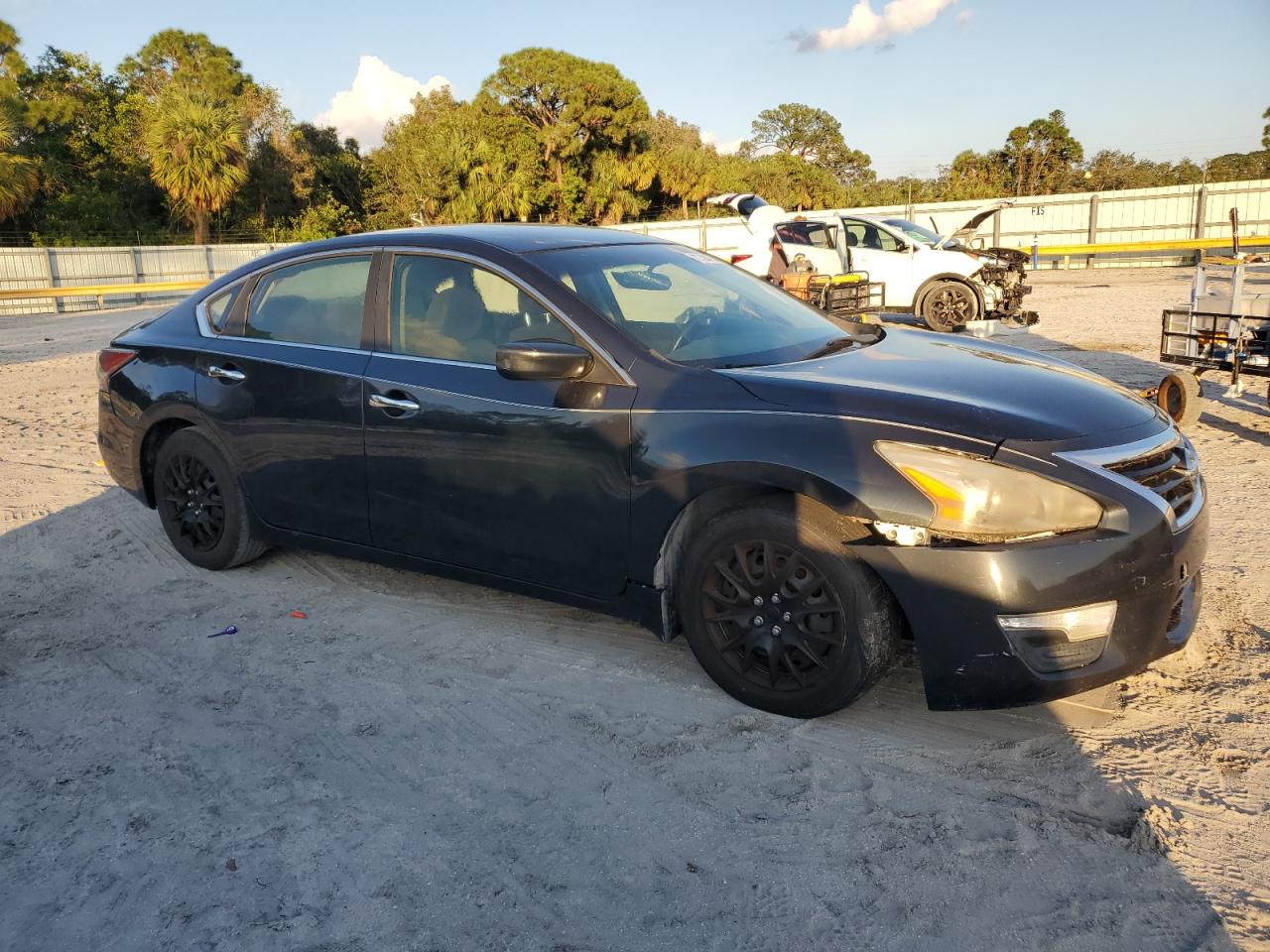 2014 Nissan Altima - Image 4