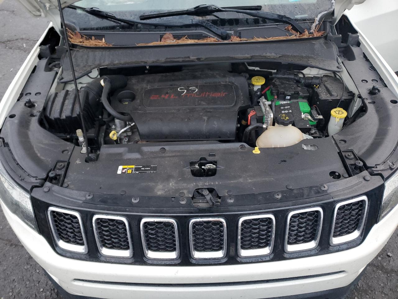 2018 Jeep Compass - Image 14