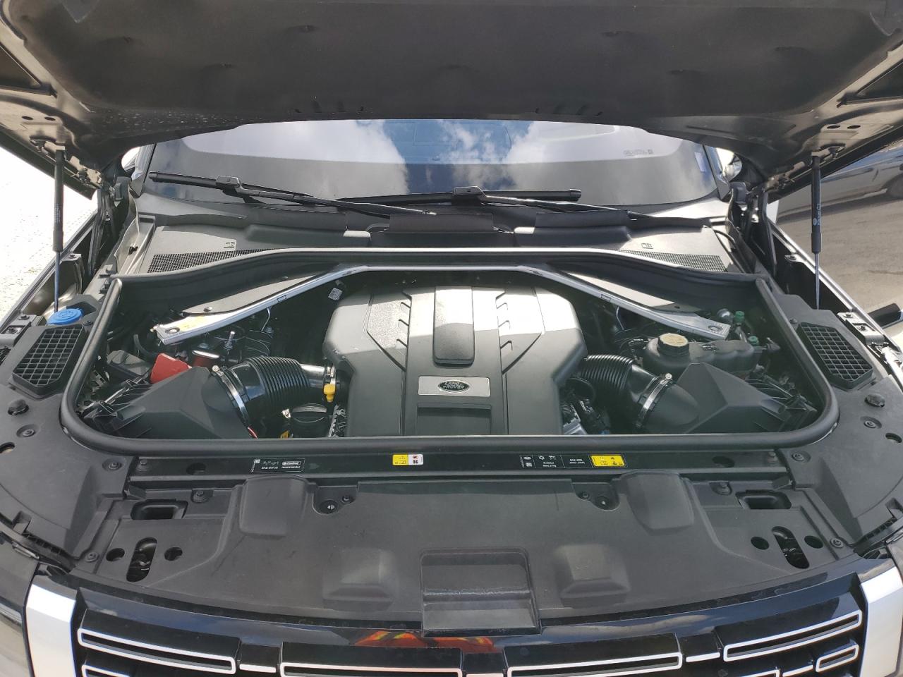 2023 Land Rover Range Rover - Image 12