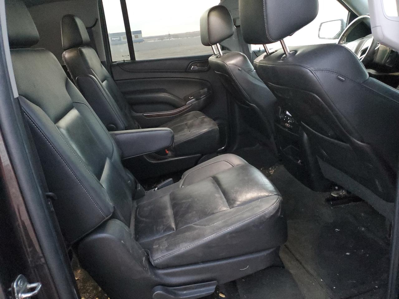 2015 GMC Yukon - Image 11