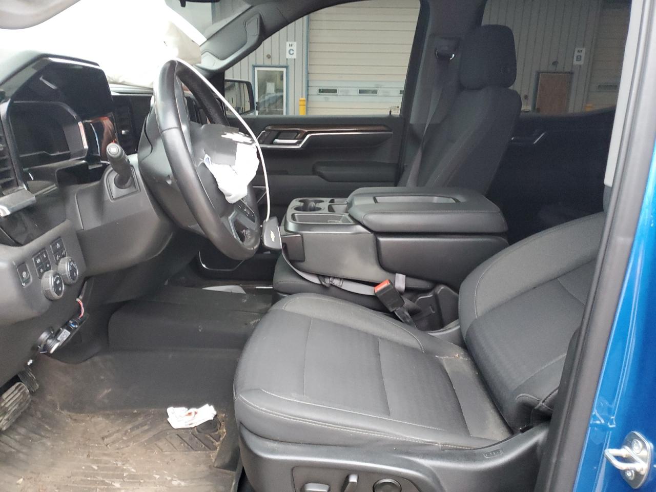 2022 Chevrolet Silverado - Image 7