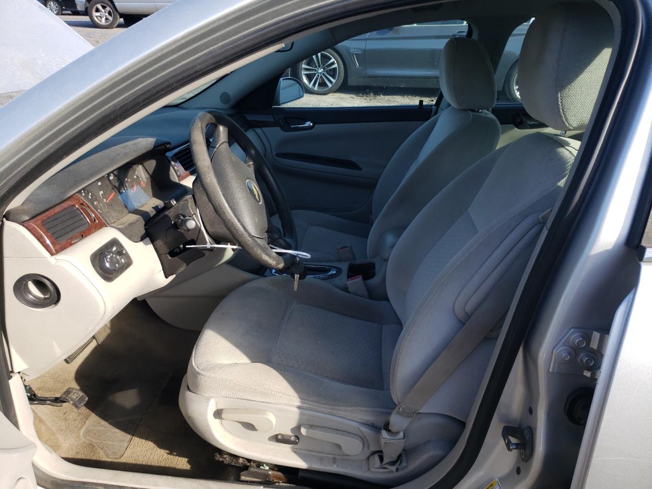 2010 Chevrolet Impala - Image 7