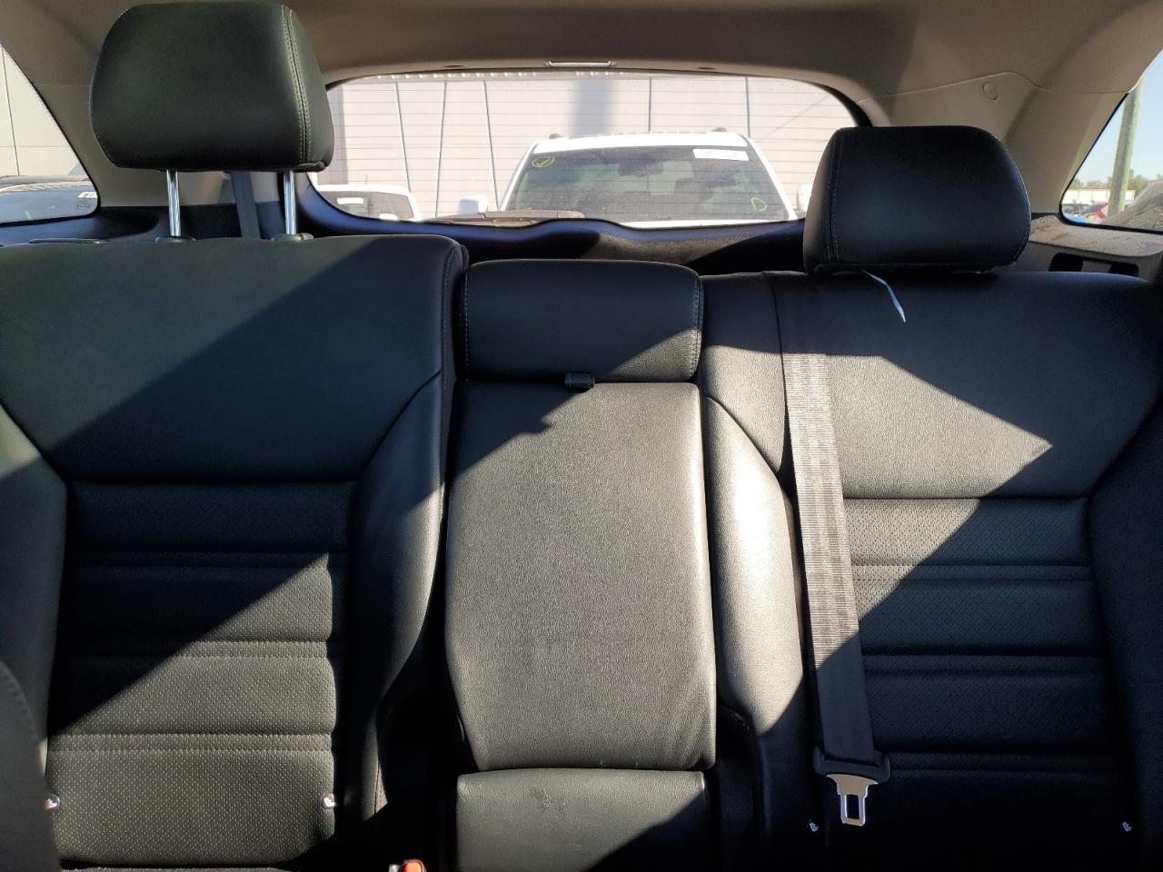 2018 Kia Sorento - Image 10