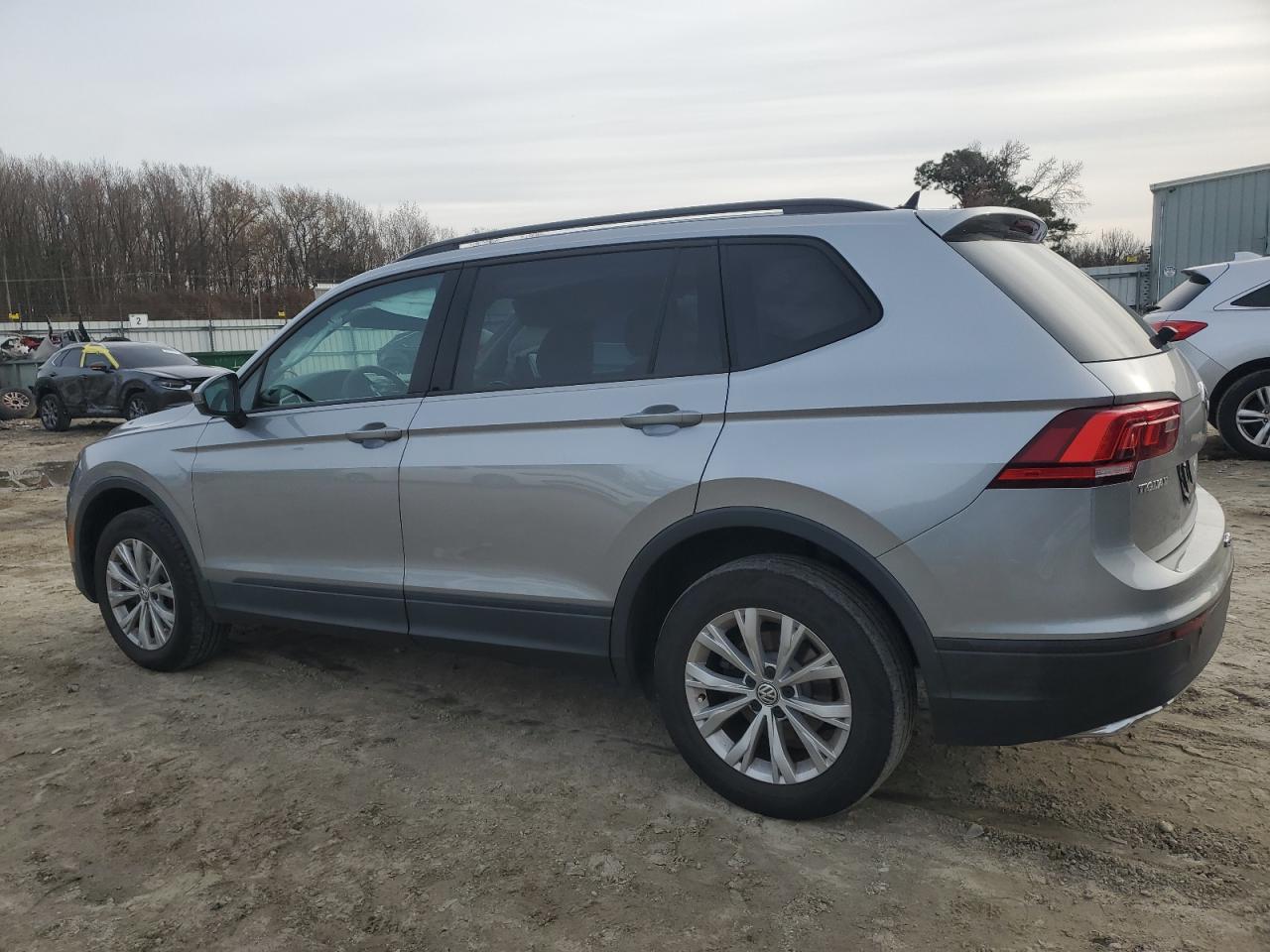 2020 Volkswagen Tiguan - Image 2