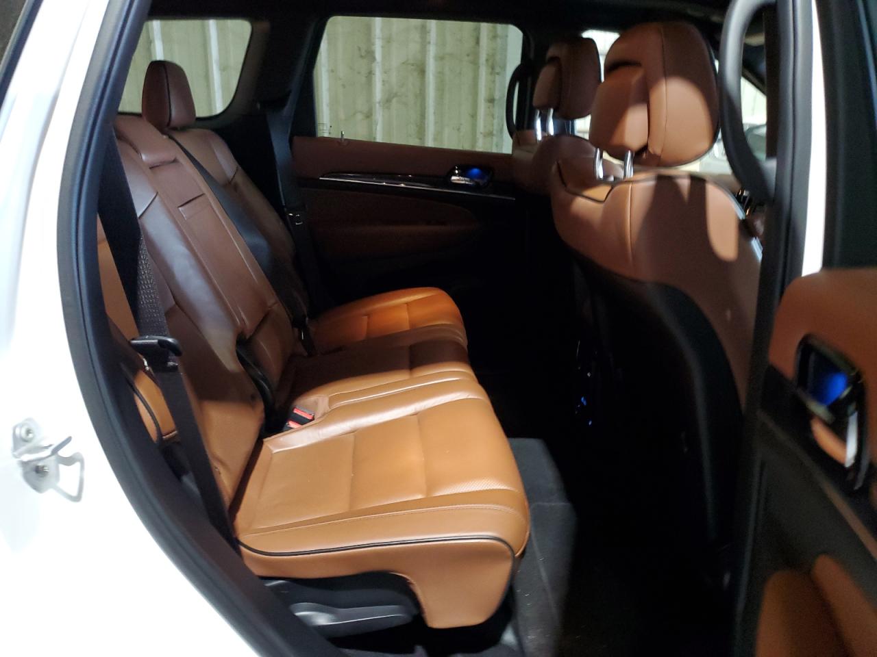 2020 Jeep Grand Cherokee - Image 10