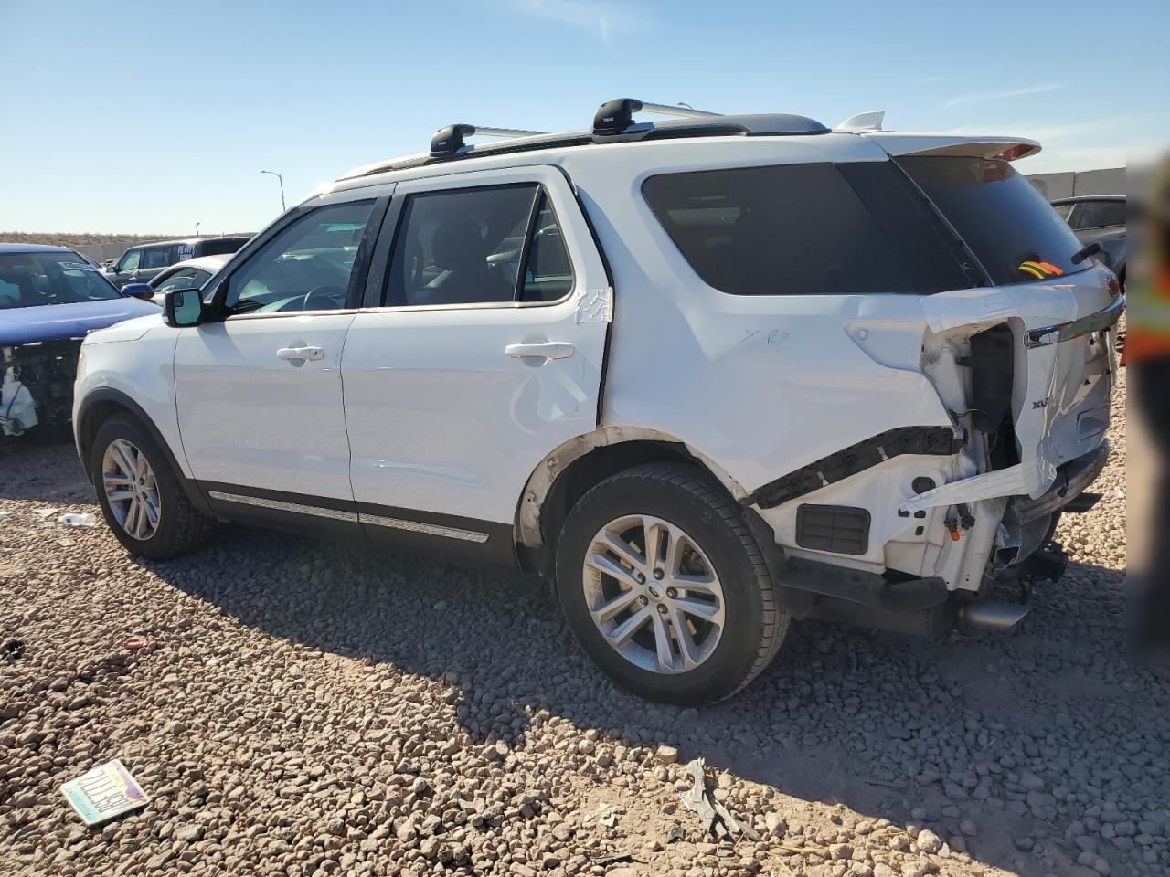 2016 Ford Explorer - Image 2