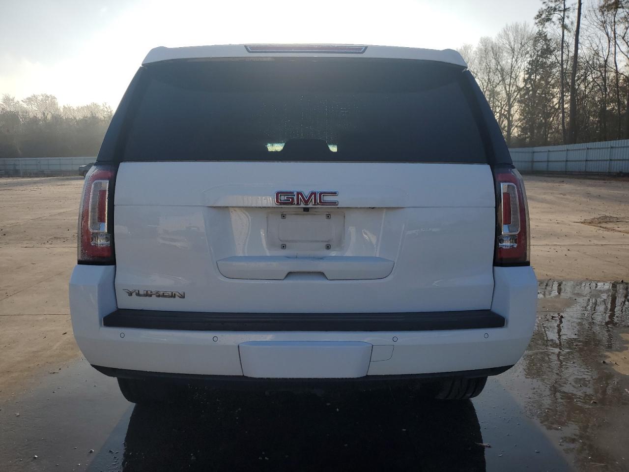2018 GMC Yukon - Image 6