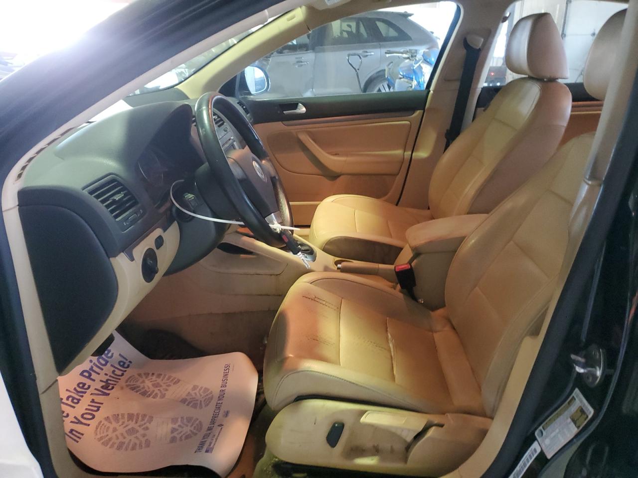 2009 Volkswagen Jetta - Image 7