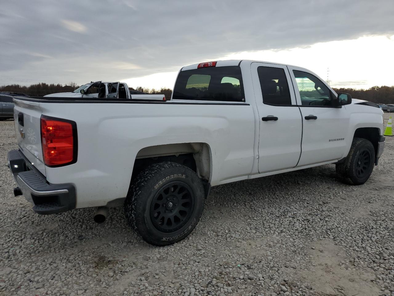 2015 Chevrolet Silverado - Image 3