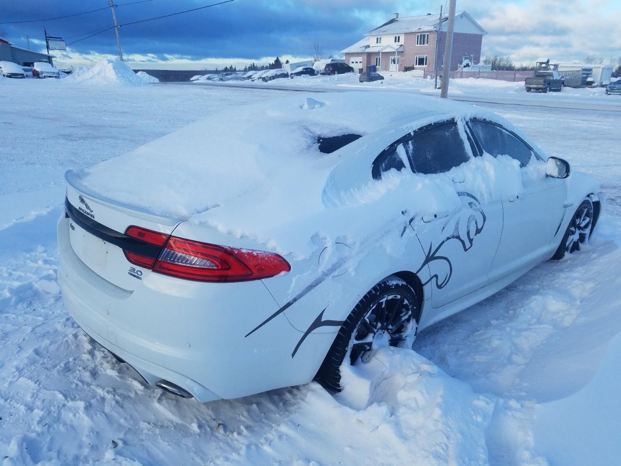 2015 Jaguar XF - Image 3