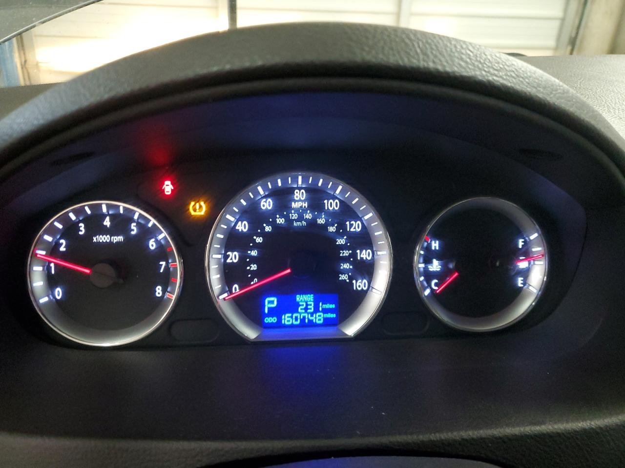 2010 Hyundai Sonata - Image 9