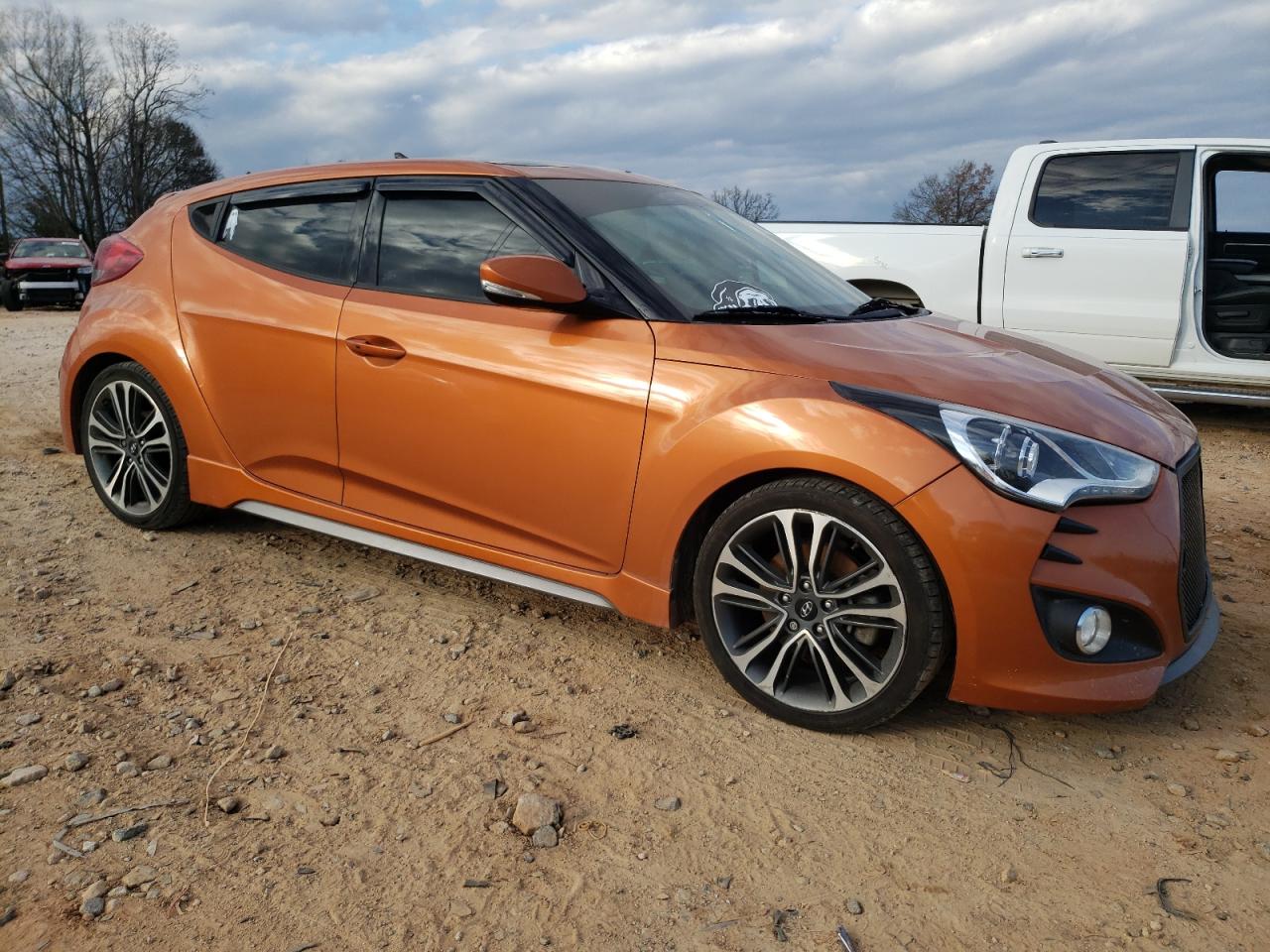 2016 Hyundai Veloster - Image 4