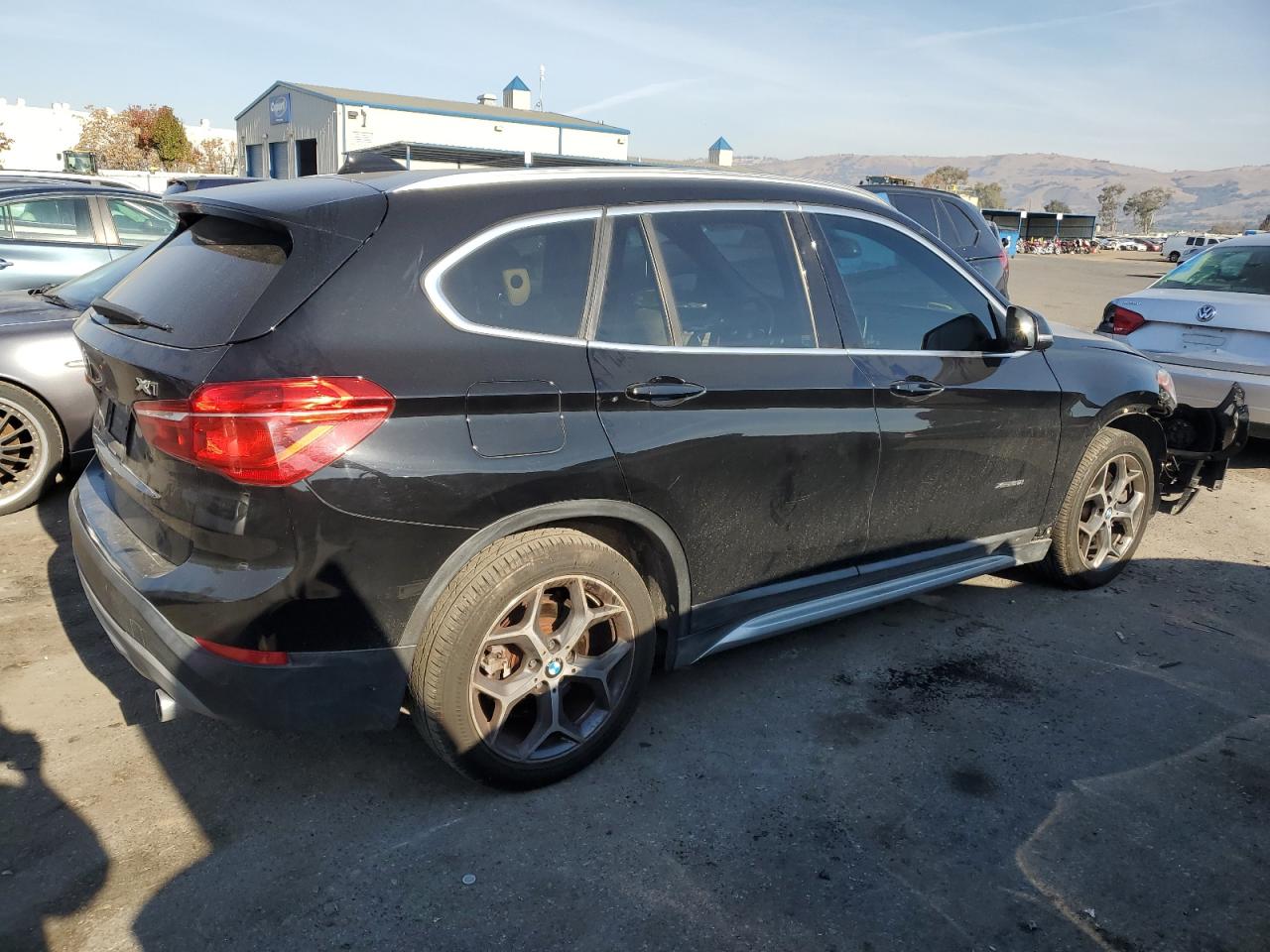 VIN WBXHT3C39G5E49195 2016 BMW X1 no.3