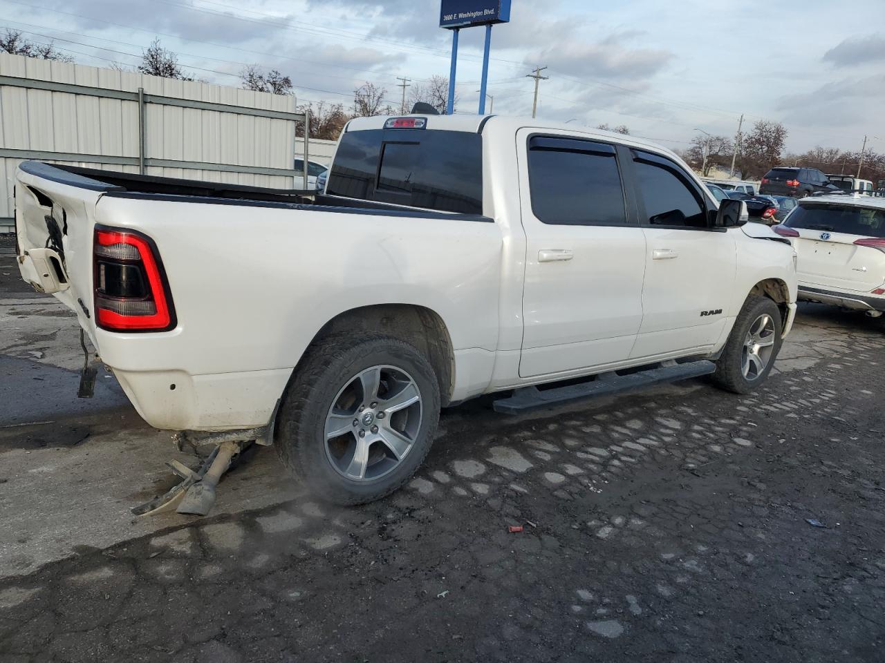 2019 RAM 1500 - Image 3