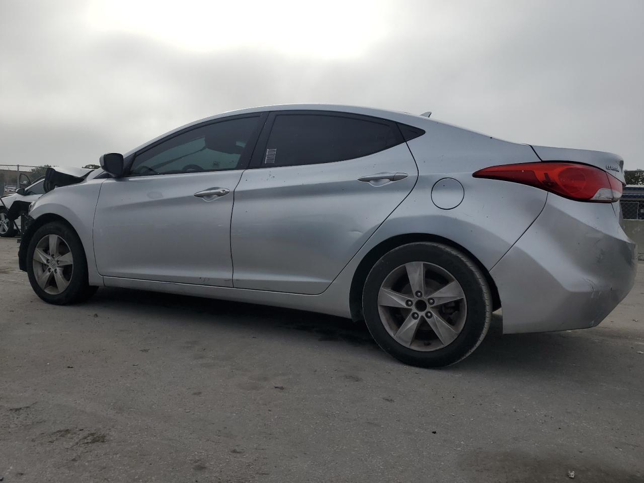 VIN KMHDH4AE5DU693377 2013 HYUNDAI ELANTRA no.2