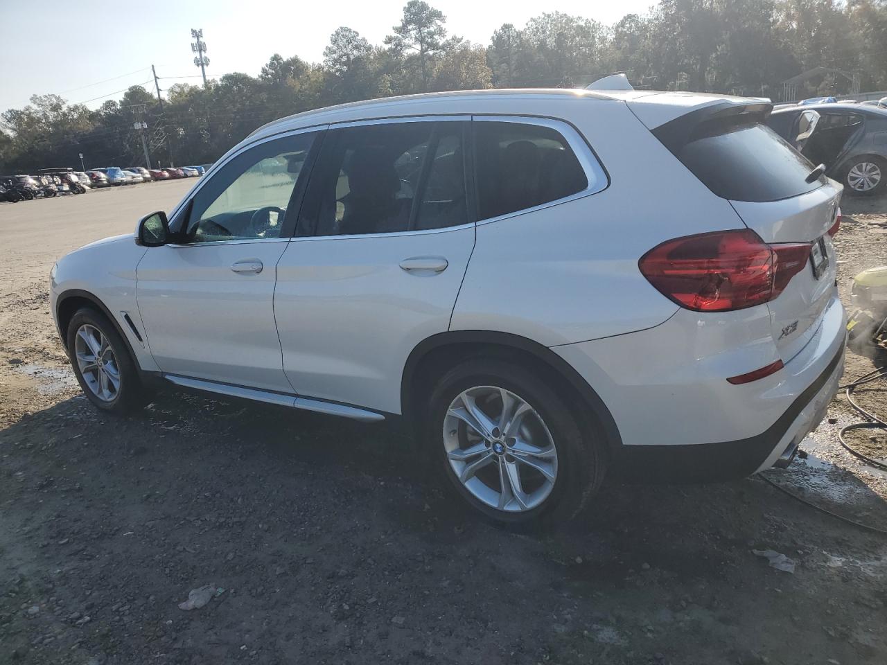 VIN 5UXTR7C58KLF33011 2019 BMW X3 no.2