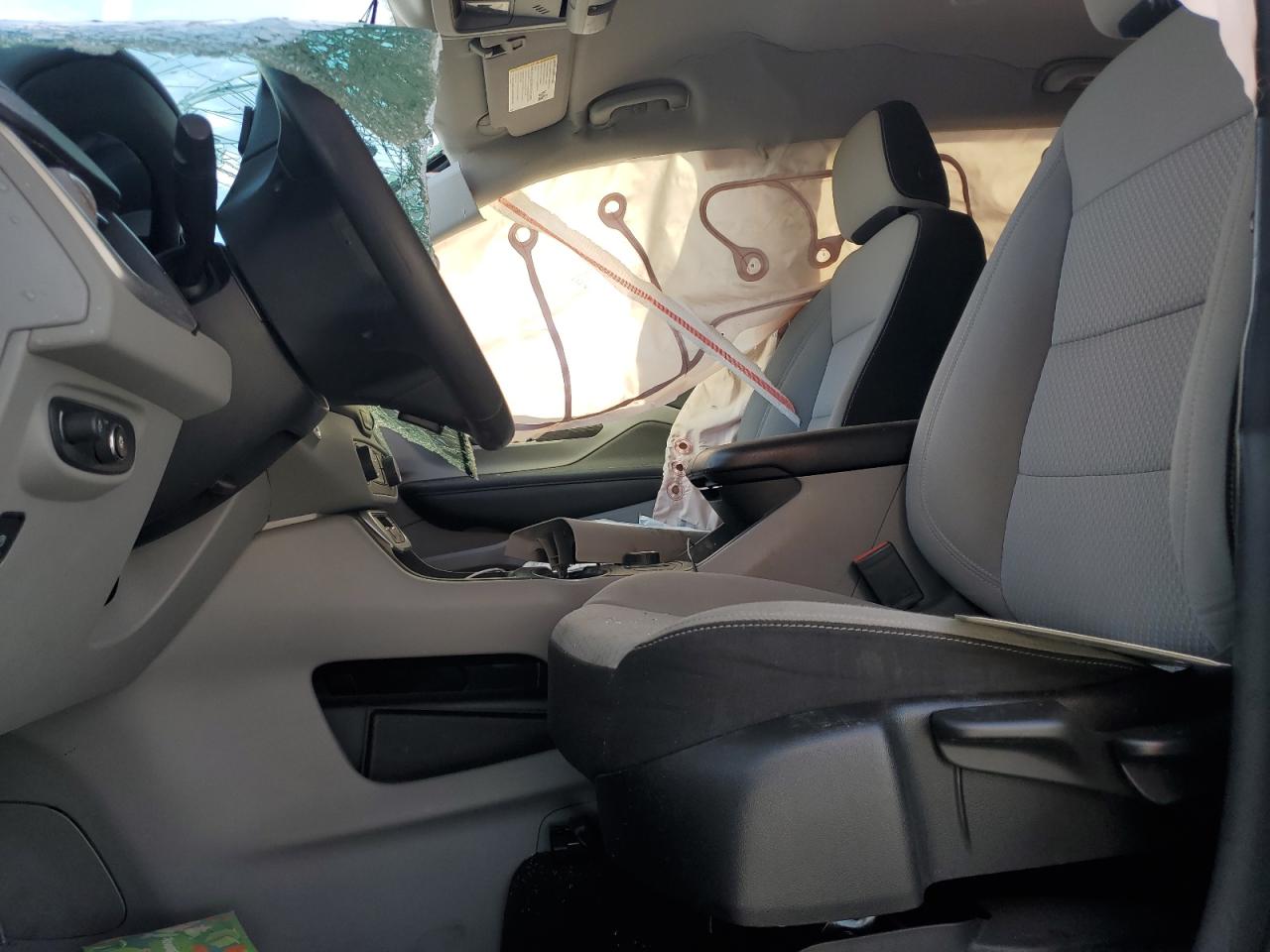 2022 GMC Terrain - Image 7