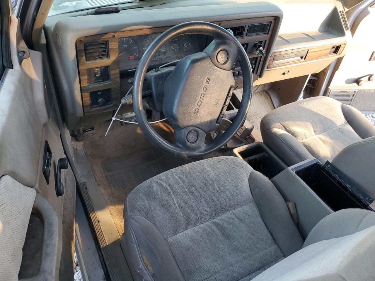 1995 Dodge Dakota - Image 8