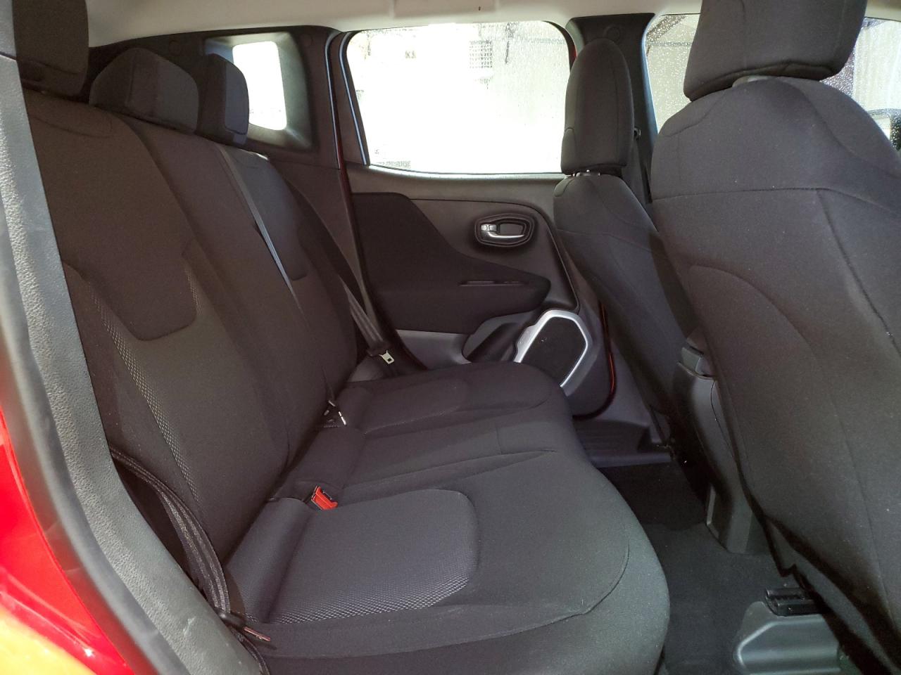 2018 Jeep Renegade - Image 11