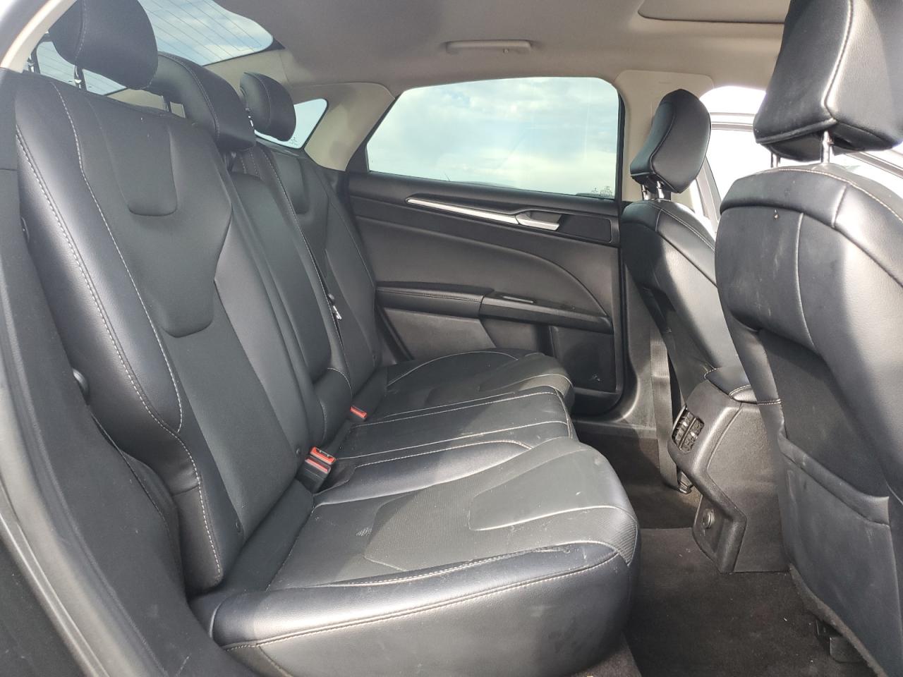 2020 Ford Fusion - Image 10