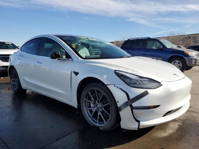  TESLA MODEL 3 2020 Белы