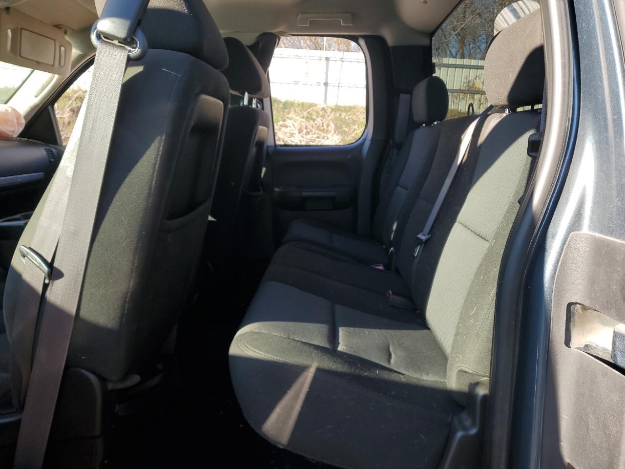 2011 Chevrolet Silverado - Image 10