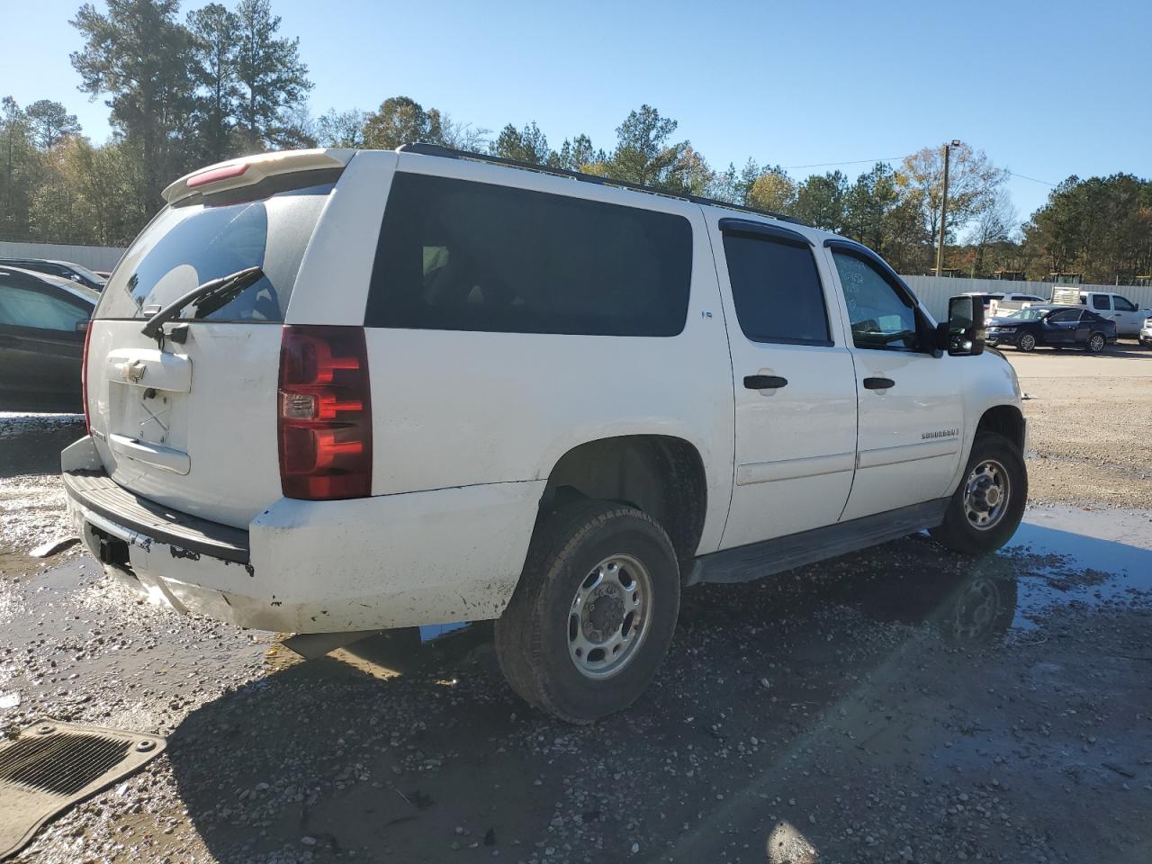 2008 Chevrolet Suburban - Image 3