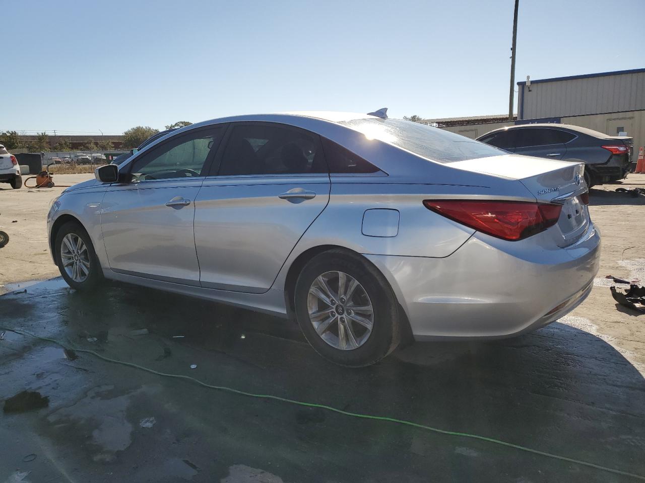 2012 Hyundai Sonata - Image 2