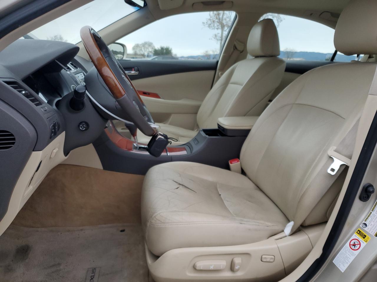 2010 Lexus ES - Image 7