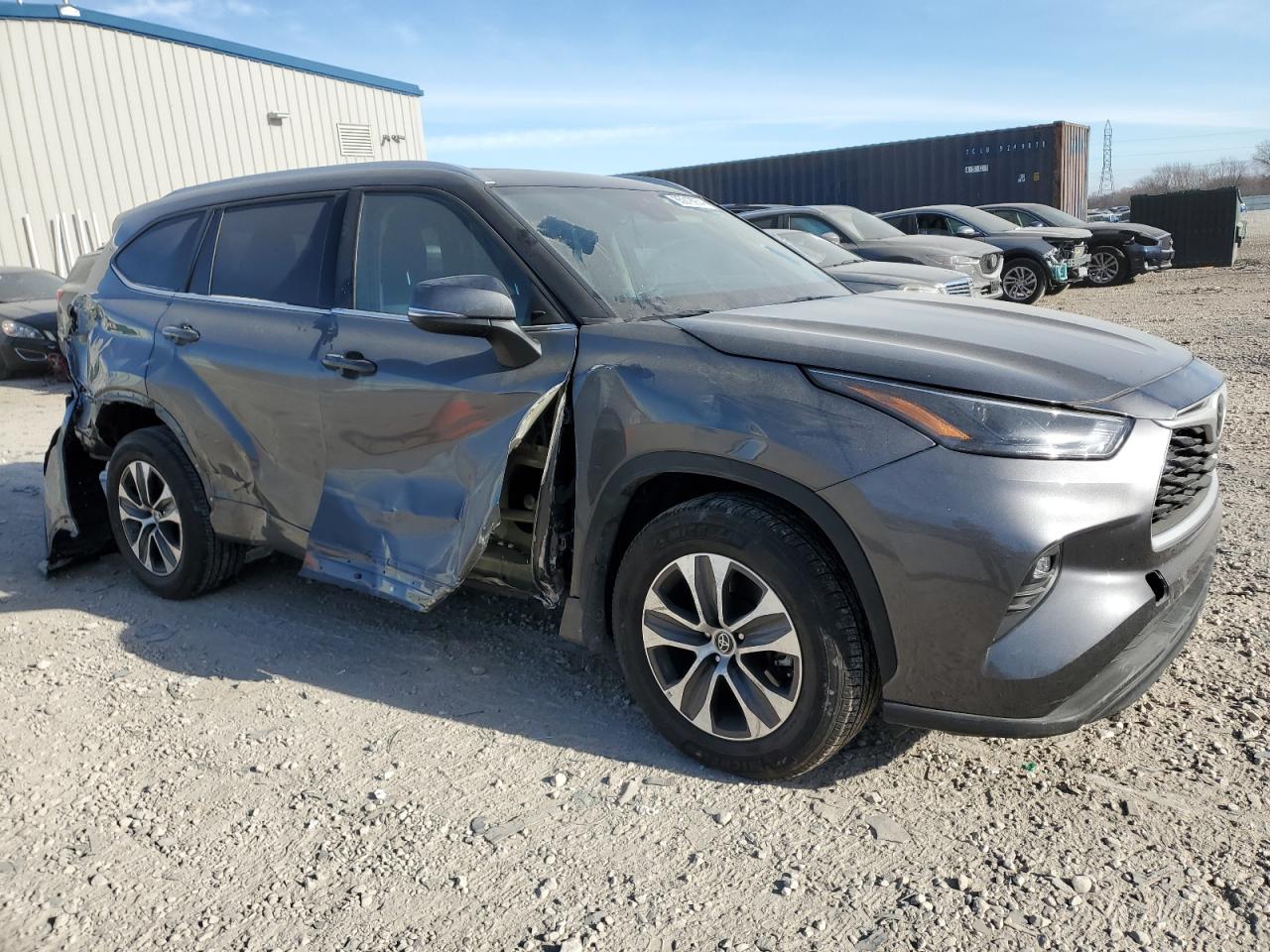 2022 Toyota Highlander - Image 4