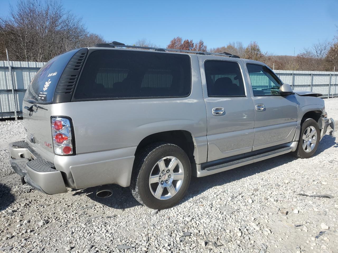 2004 GMC Yukon - Image 3