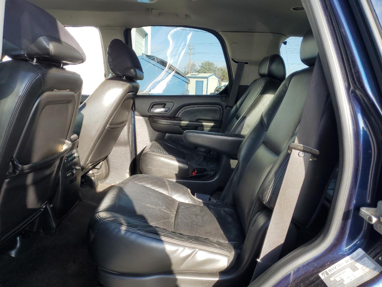 2008 Cadillac Escalade - Image 11