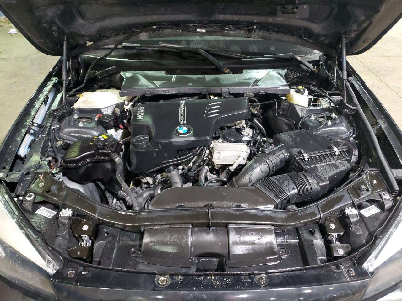 2015 BMW X1 Sdrive28I VIN: WBAVM1C51FV319228 Lot: 82980994