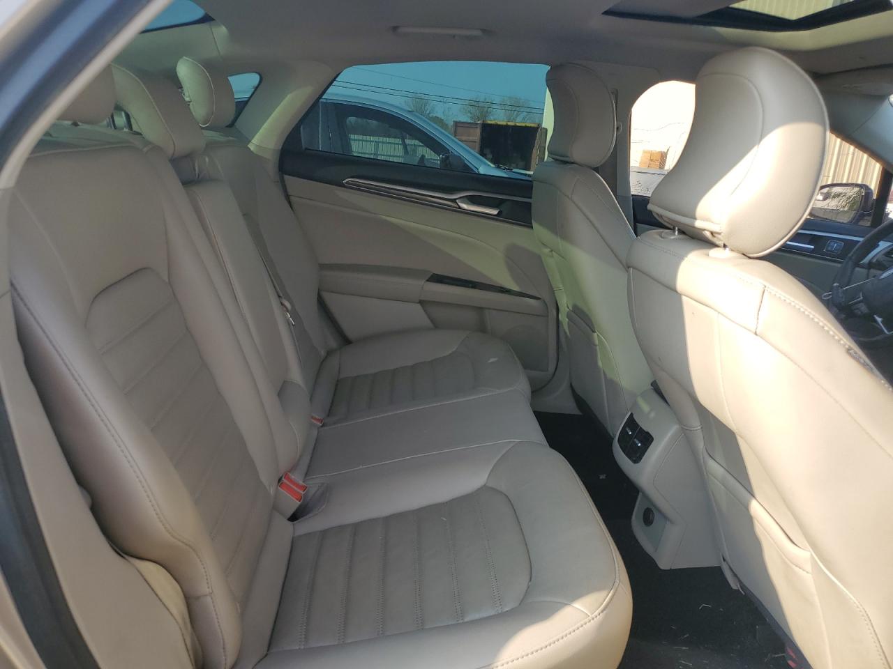 2017 Ford Fusion - Image 10