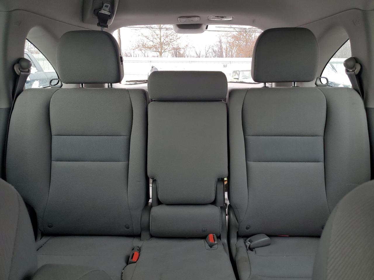 2010 Honda CR-V - Image 10