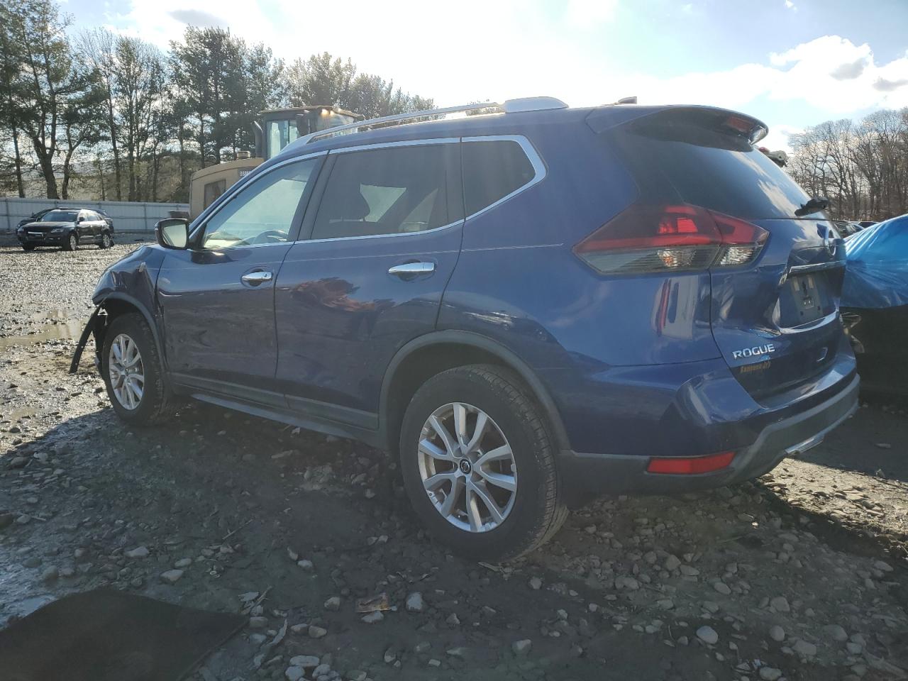 2019 Nissan Rogue - Image 2