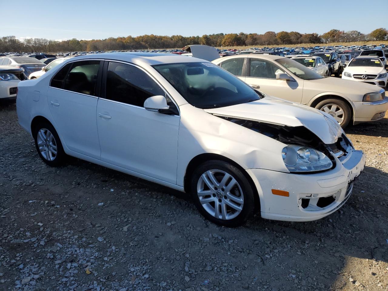 2010 Volkswagen Jetta - Image 4