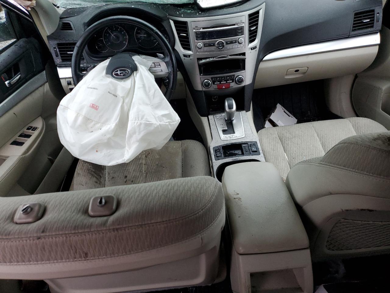 2010 Subaru Outback - Image 8