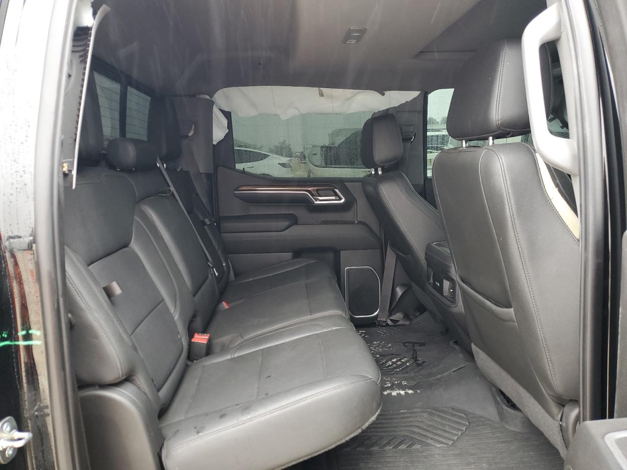 2022 Chevrolet Silverado - Image 10