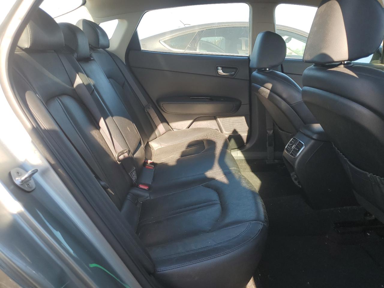 2017 Kia Optima - Image 10