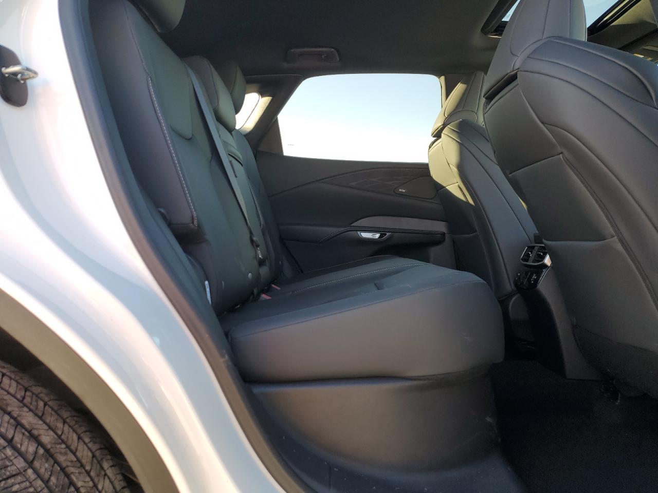 2024 Lexus RX - Image 11