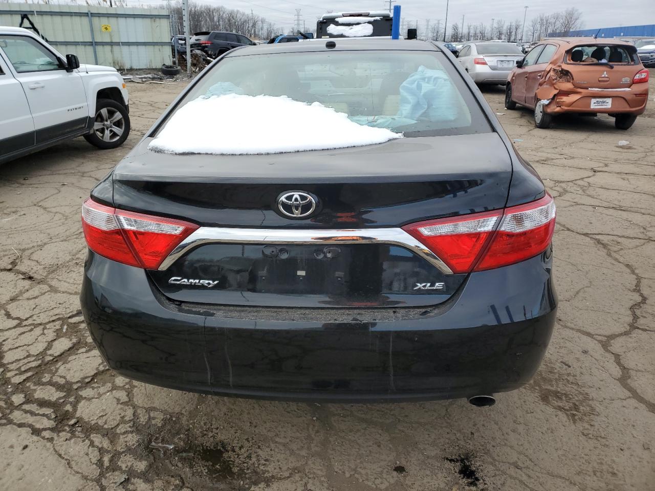 2016 Toyota Camry - Image 6