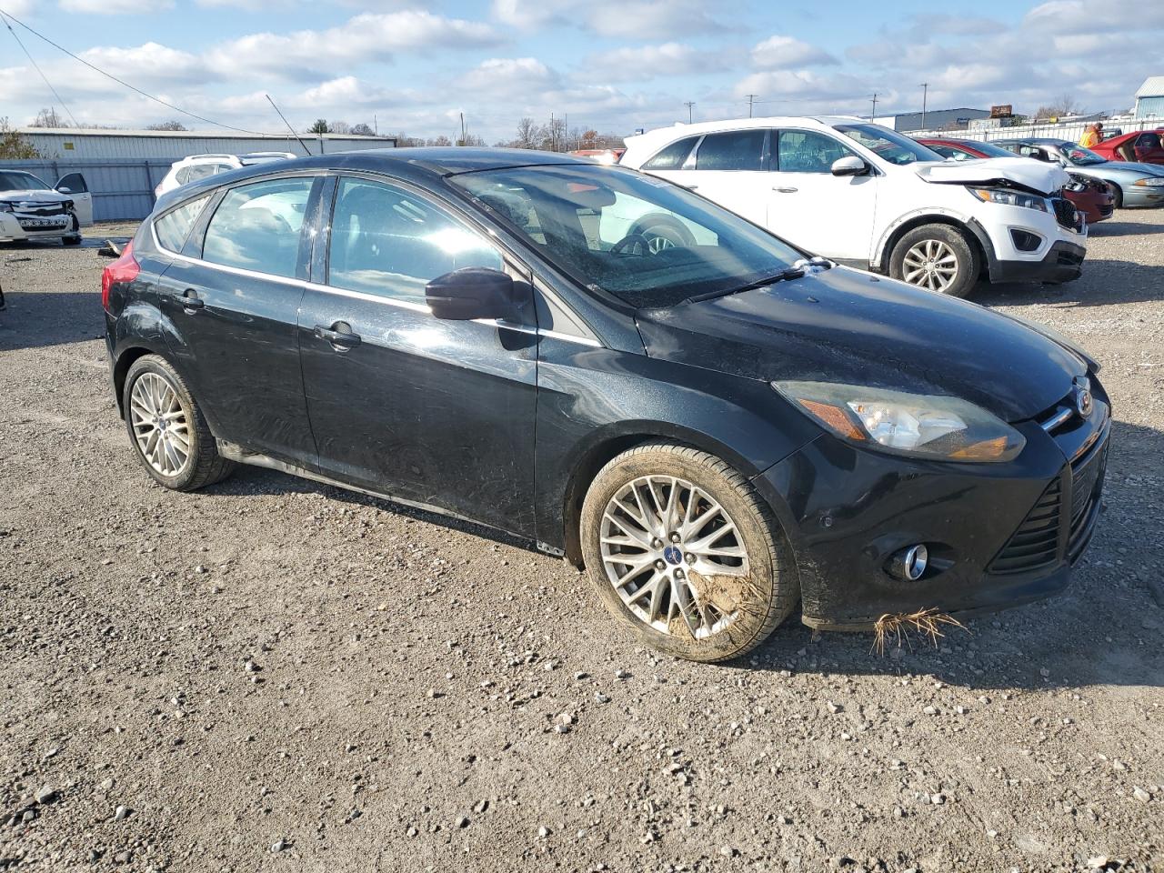 VIN 1FADP3N23EL358617 2014 FORD FOCUS no.4