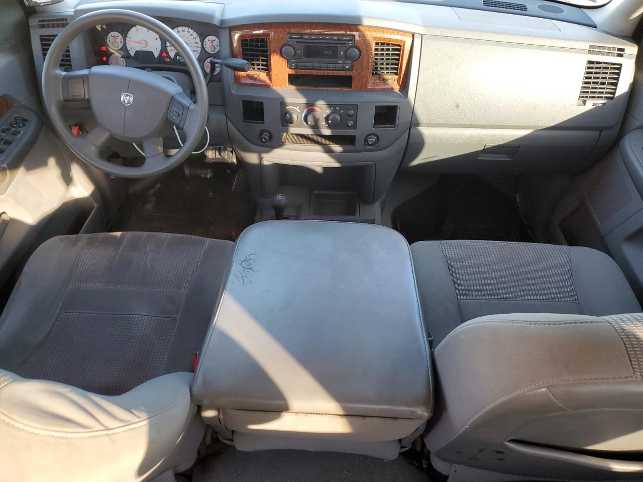 2006 Dodge RAM - Image 8
