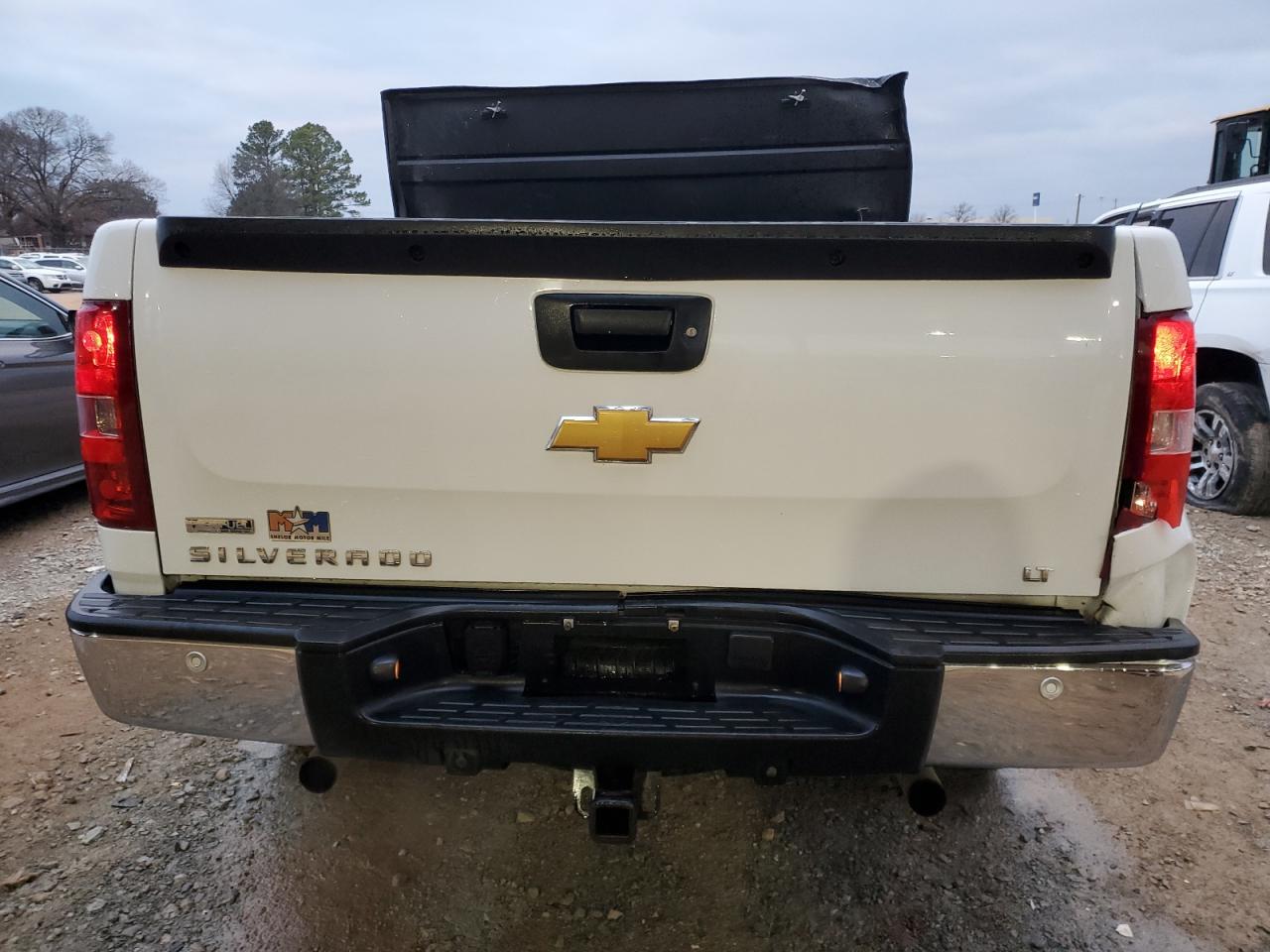 2012 Chevrolet Silverado - Image 6