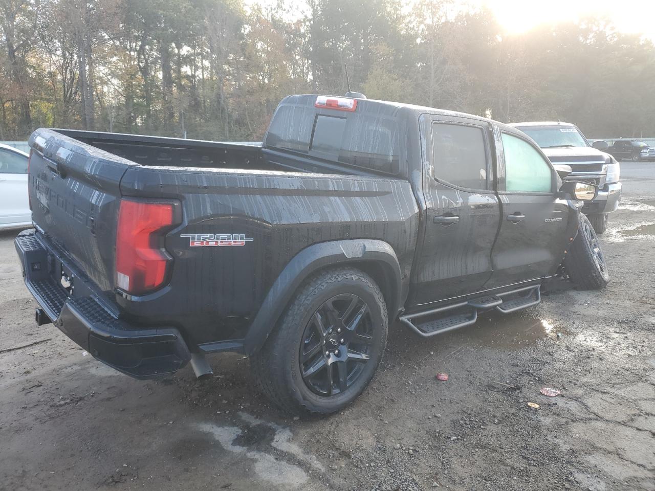 VIN 1GCPTEEK3R1201945 2024 CHEVROLET COLORADO T no.3