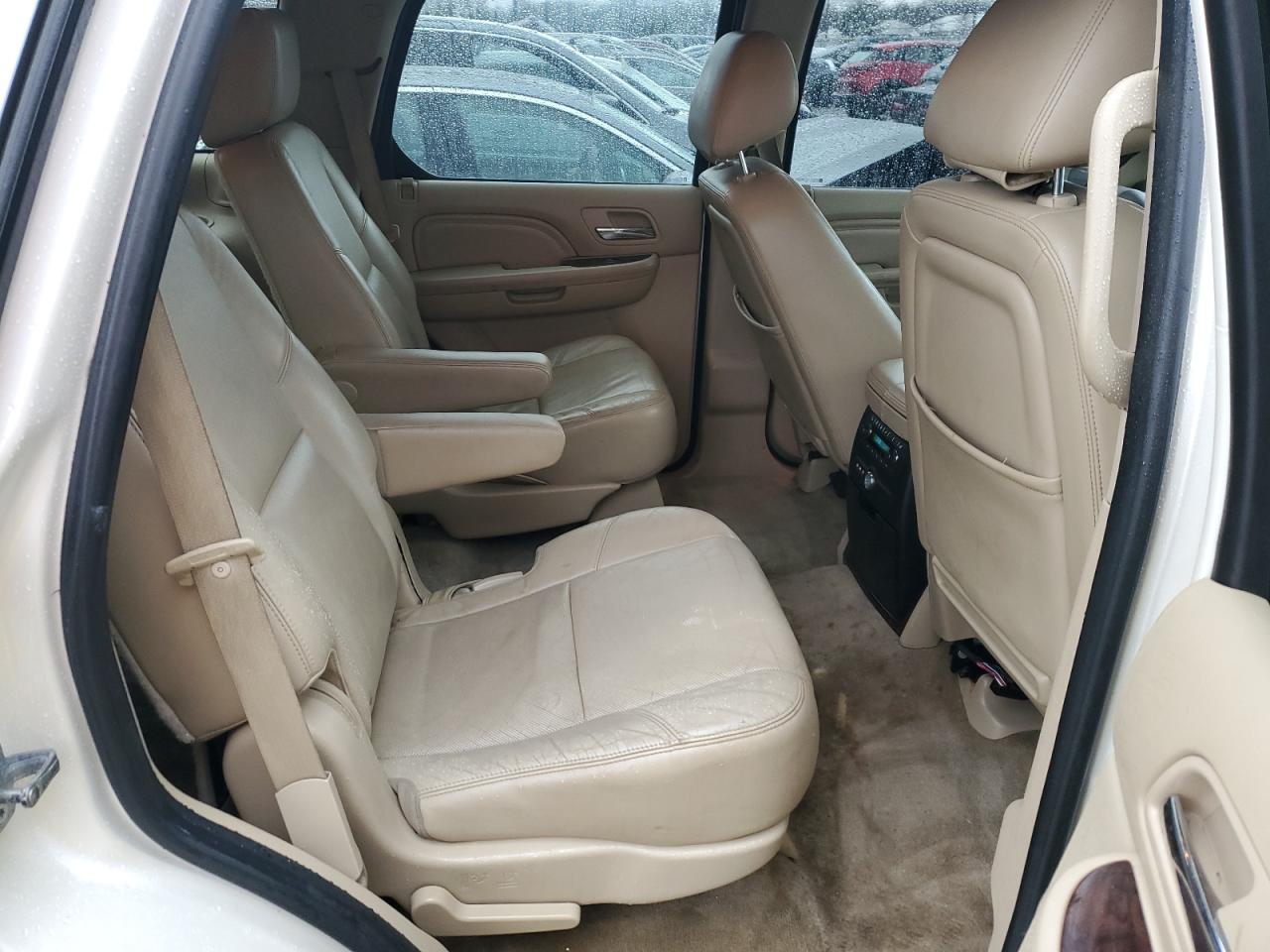 2013 Cadillac Escalade - Image 11