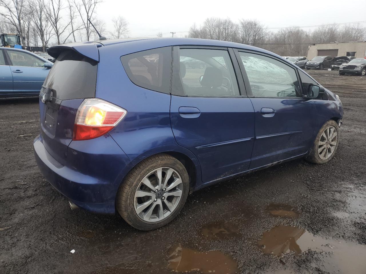 VIN JHMGE8H50DC023215 2013 HONDA FIT no.3